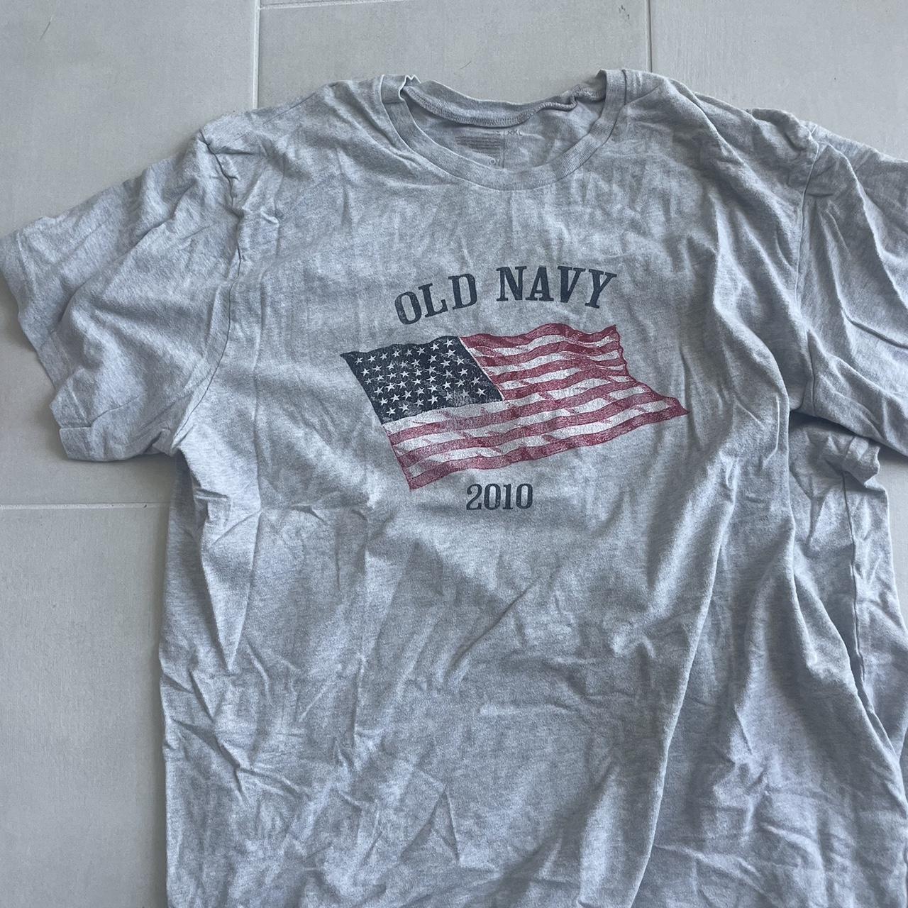 Old Navy Men's T-shirt | Depop