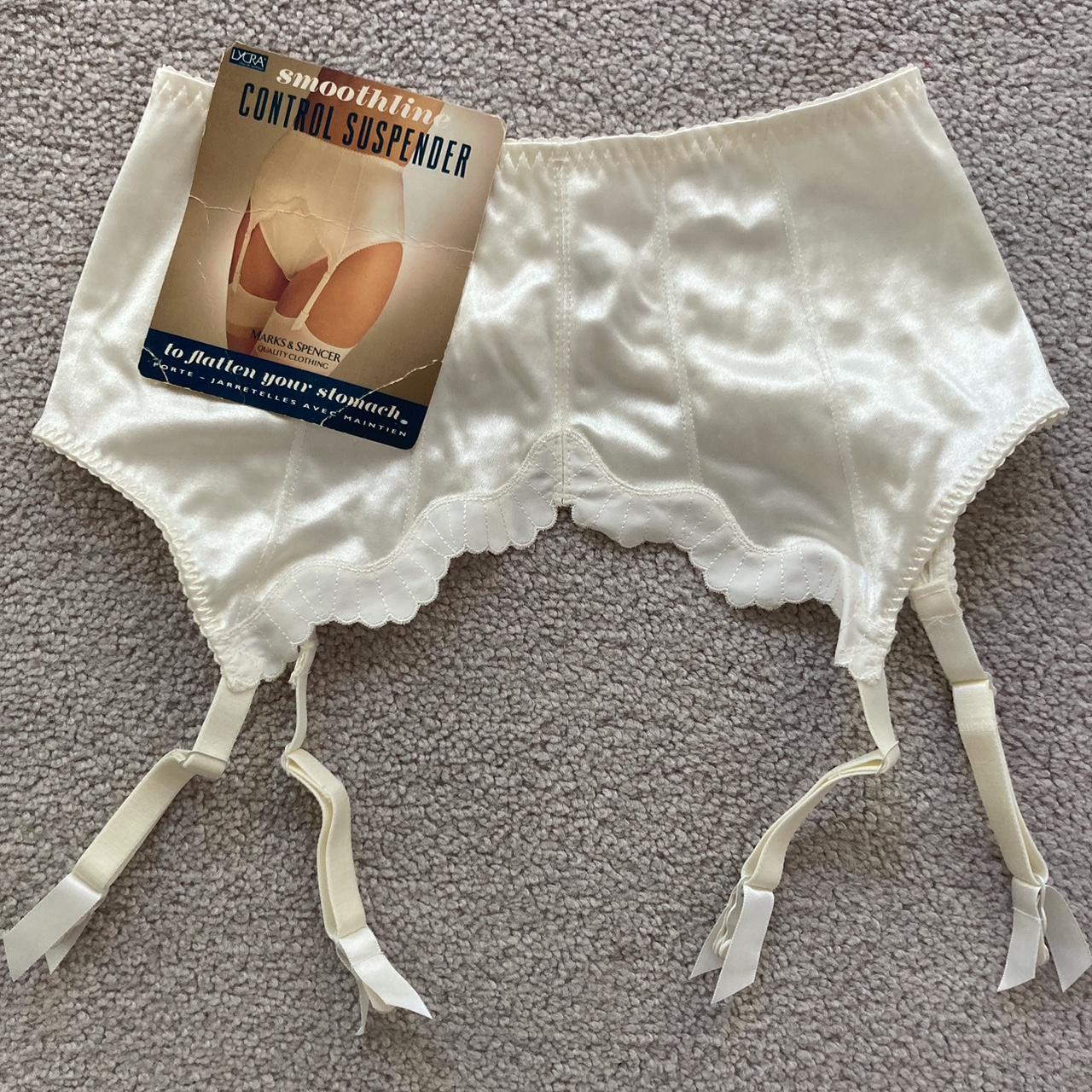 Women's Cream Underwear Depop
