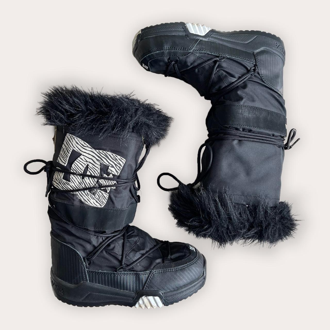 Y2k DC fur chunky black moonboots great condition!... - Depop