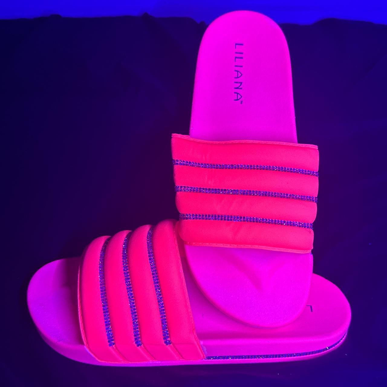 Lillian Rose Women's Pink and Silver Slides (3)