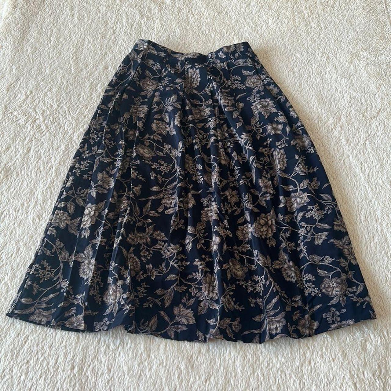 Koret flower maxi skirt Koret pleated floral print... - Depop