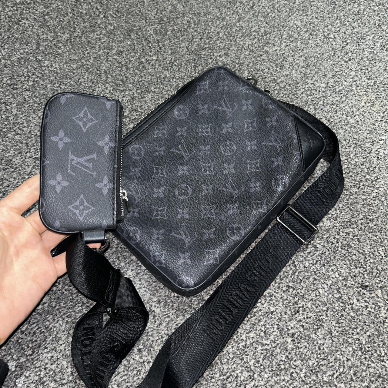 Louis Vuitton messenger bag Good condition - Depop