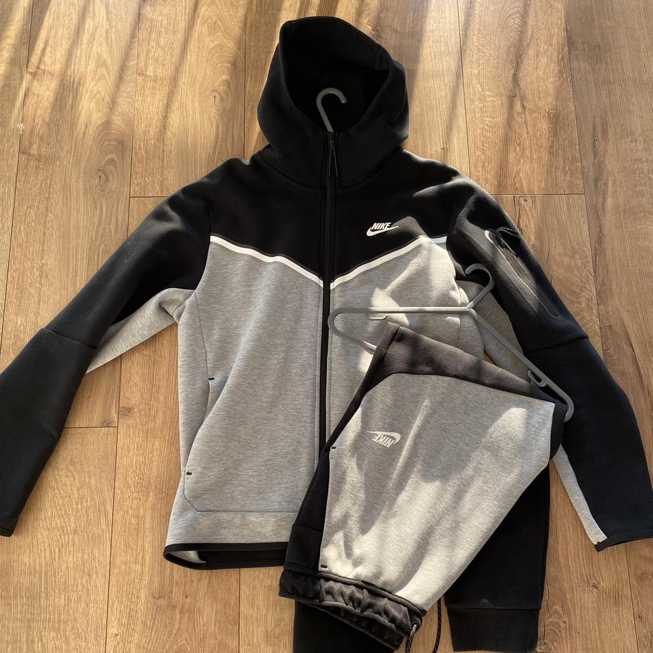 Nike Men's Black and Grey Hoodie | Depop