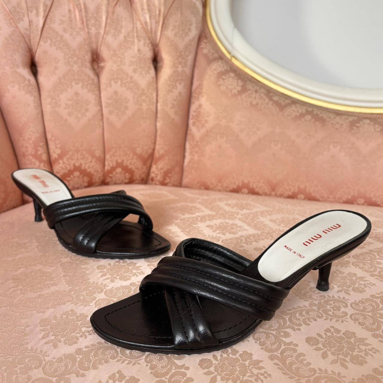 靴 Vintage Miu Miu leather mules Vintage Miu Miu Mules – ChezCharlene