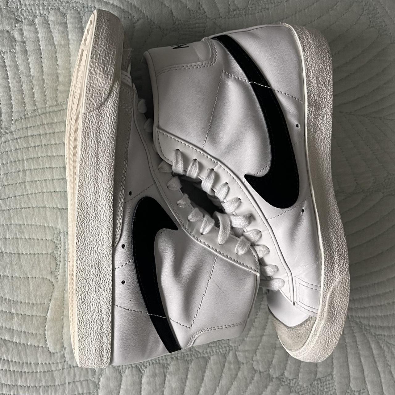 womens white nike high tops