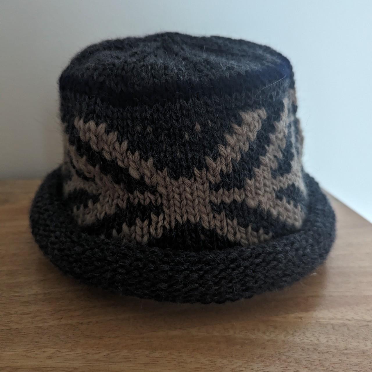 CABLEAMI Wool Jacquard Knit Hat Grey Brand new with... - Depop