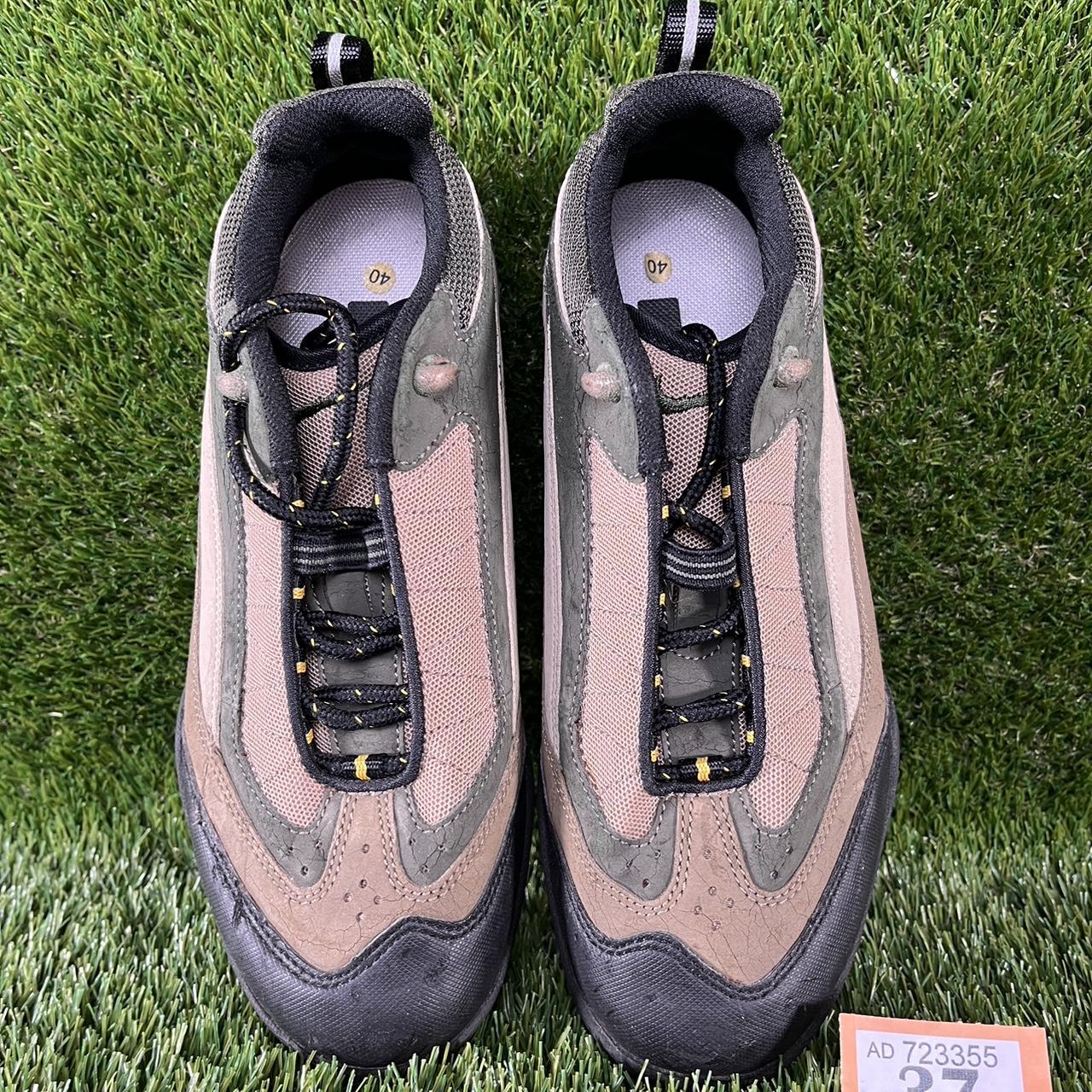 O37 Nike cycling shoes size 6. Dark Beige... Depop