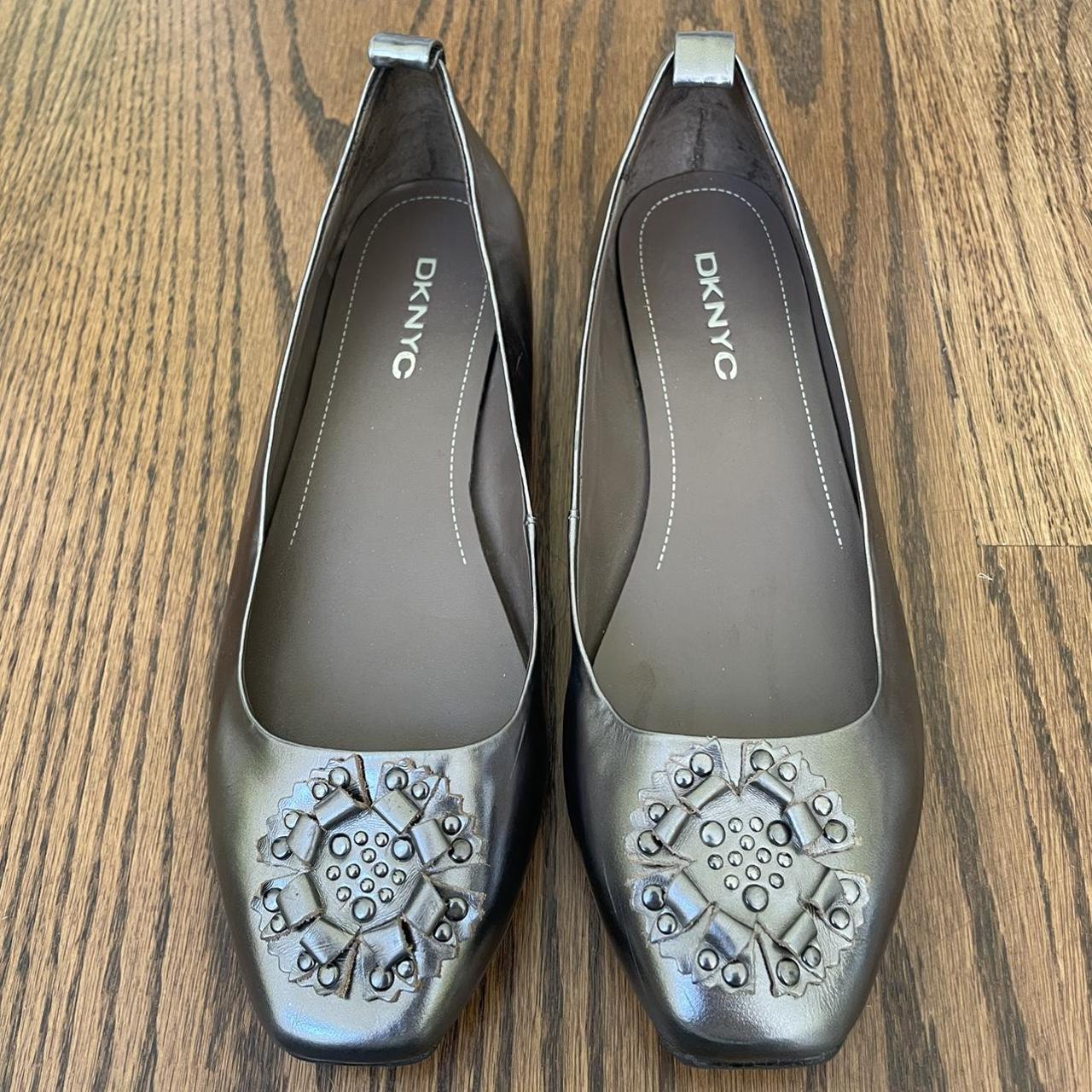 Dkny flat discount shoes