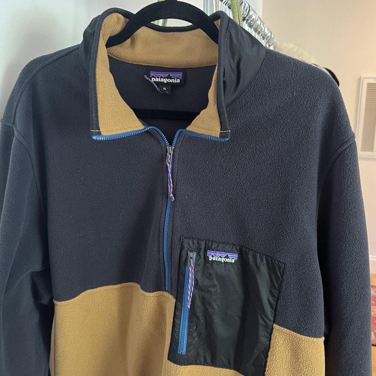 men’s patagonia pullover - Depop