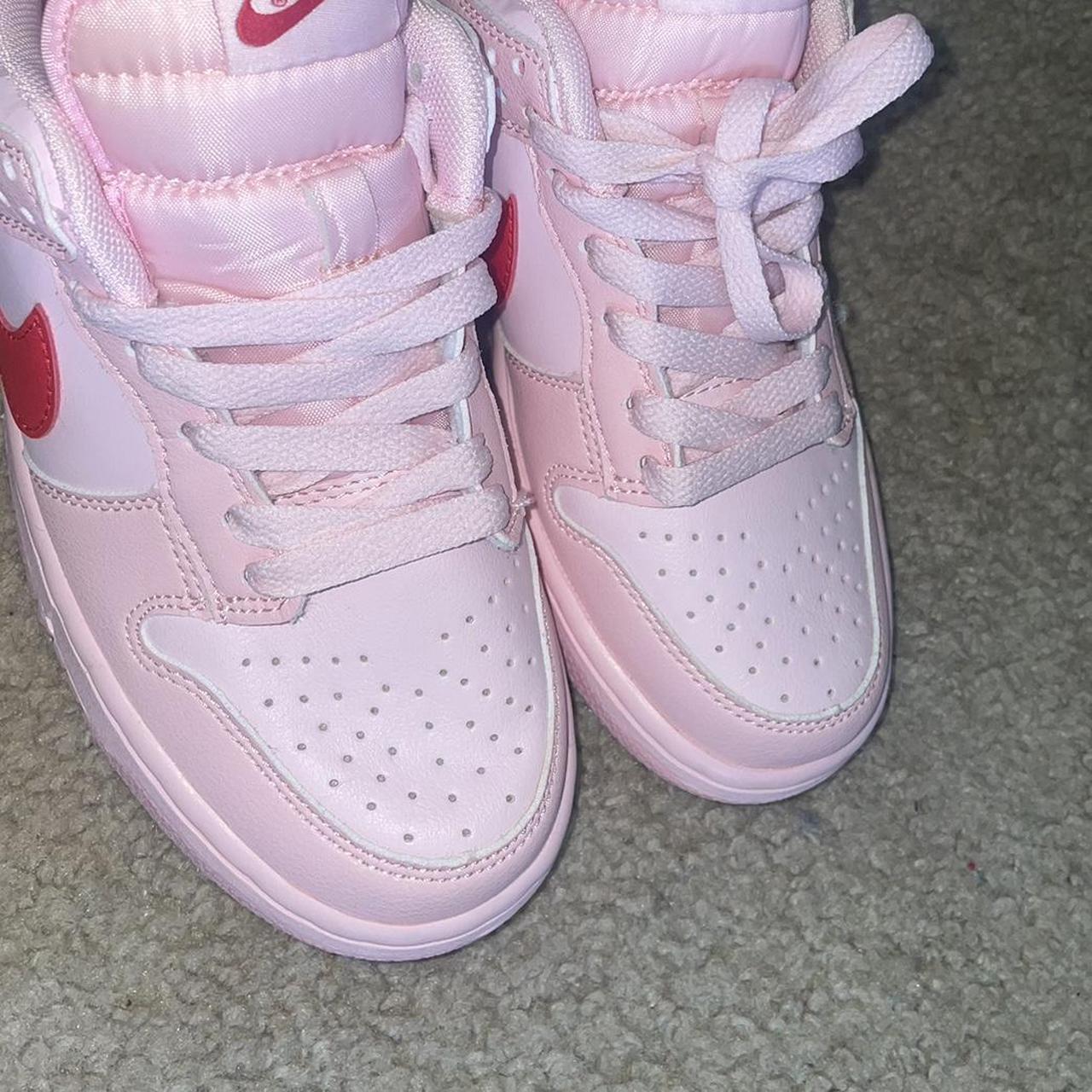 Nike Women's Pink Trainers | Depop