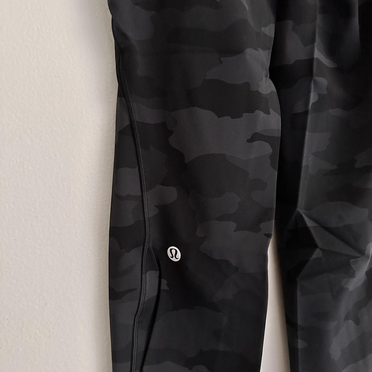 BLACK CAMO BACE PACE 25”, BRAND: LULULEMON, SIZE: 6