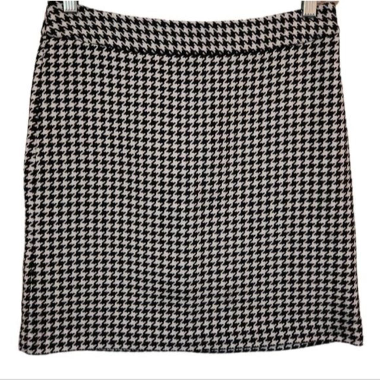 Madison 4 Black & White Tweed Houndstooth Pencil - Depop