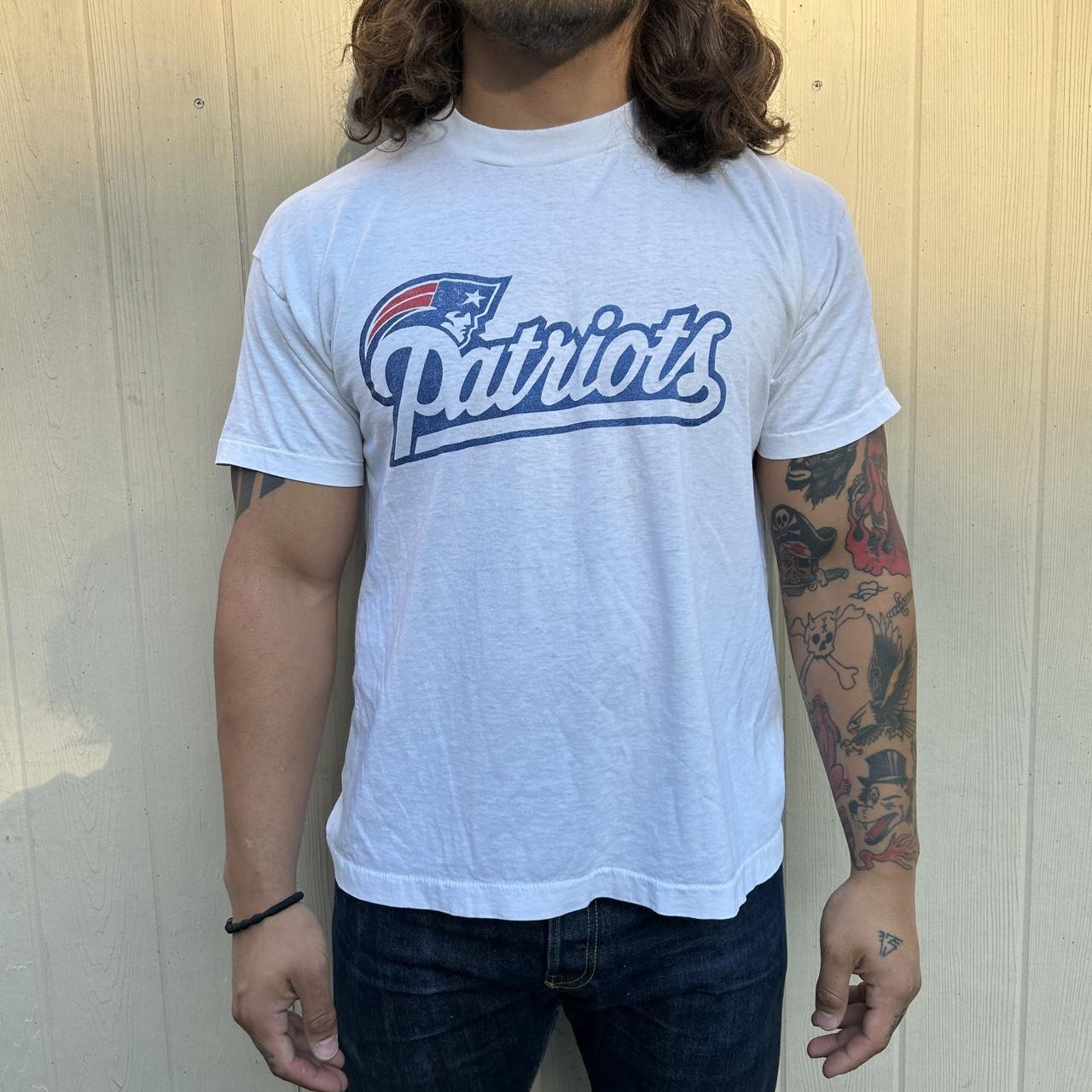 New England Patriots TShirt, Trendy Vintage Retro Style NFL Unisex