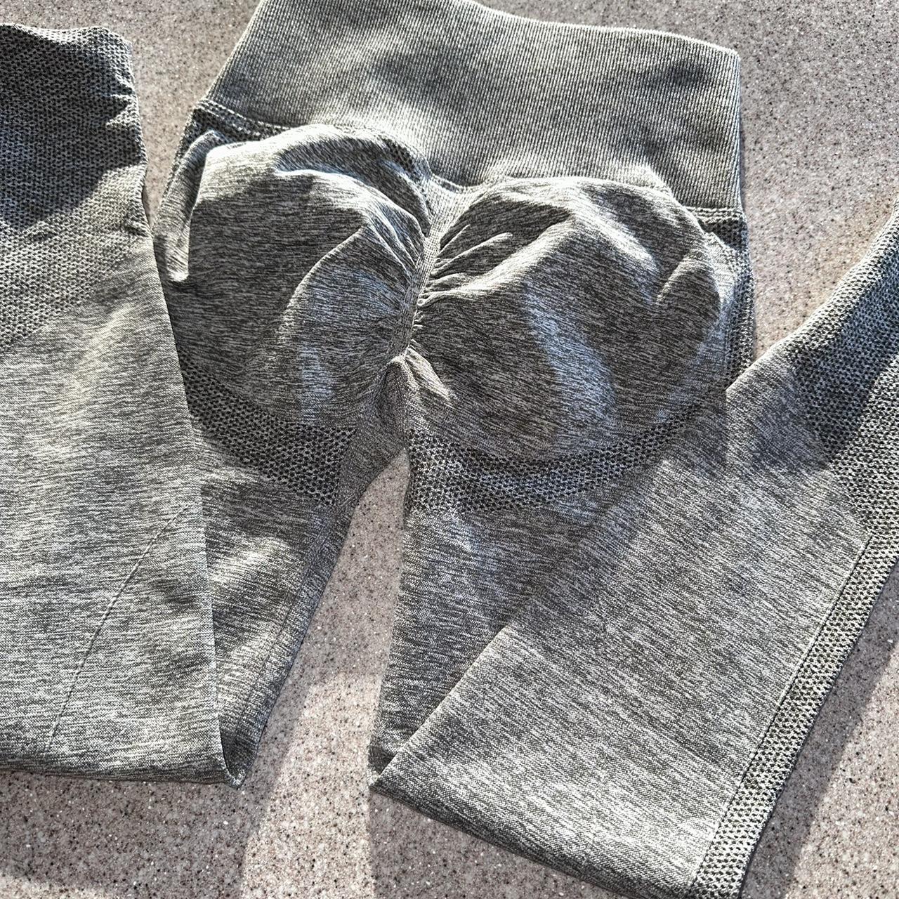 bum scrunch grey leggings mooslover (tiktok) RRP - Depop