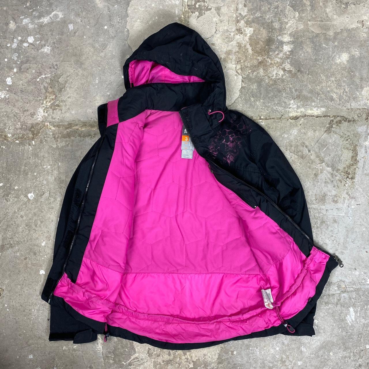 Nike ACG Women's Black and Pink Jacket Depop
