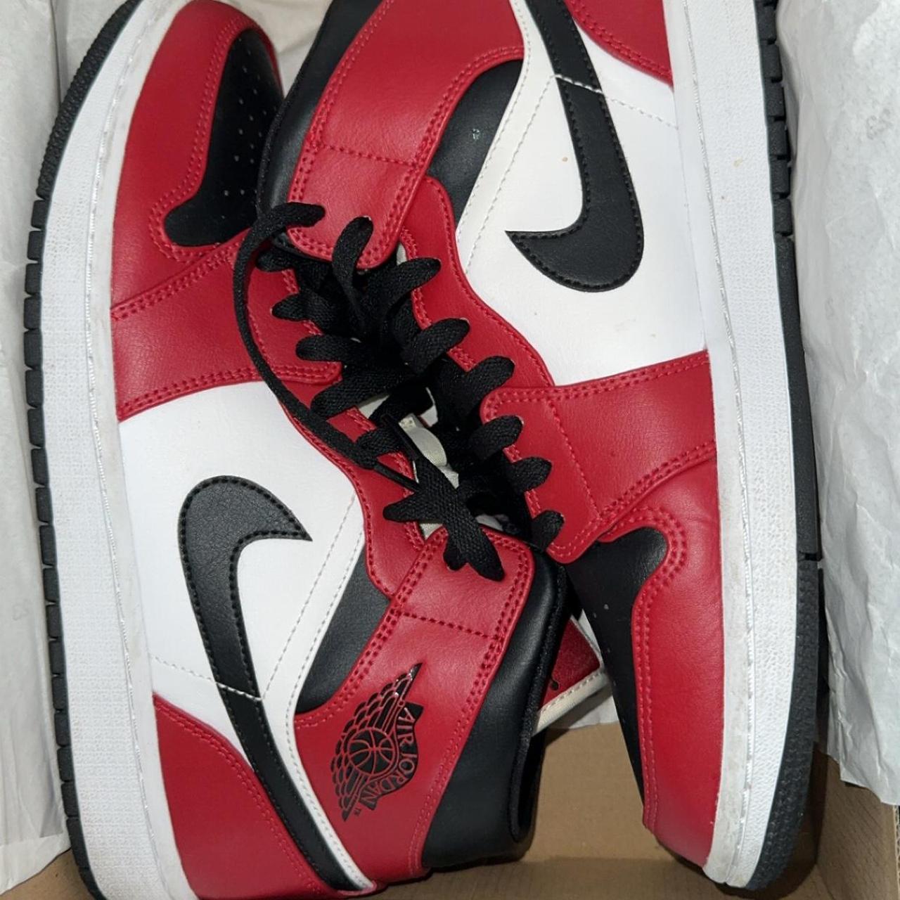 fake jordan 1 mid chicago black toe