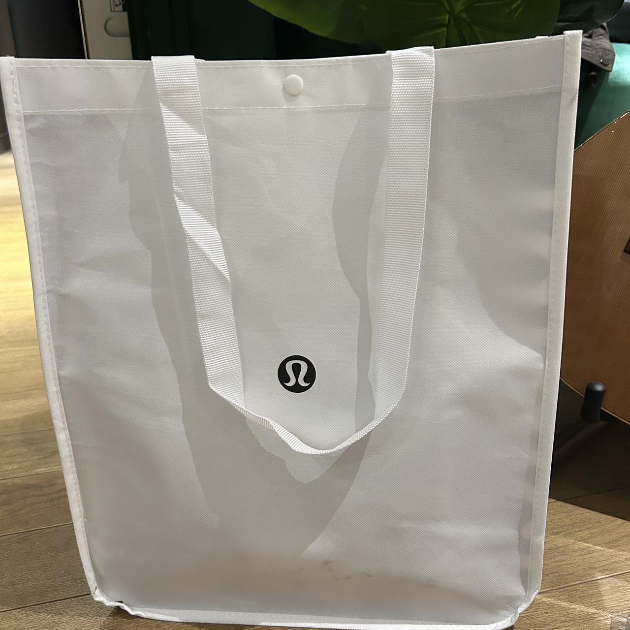 Lululemon Men's White Bag Depop