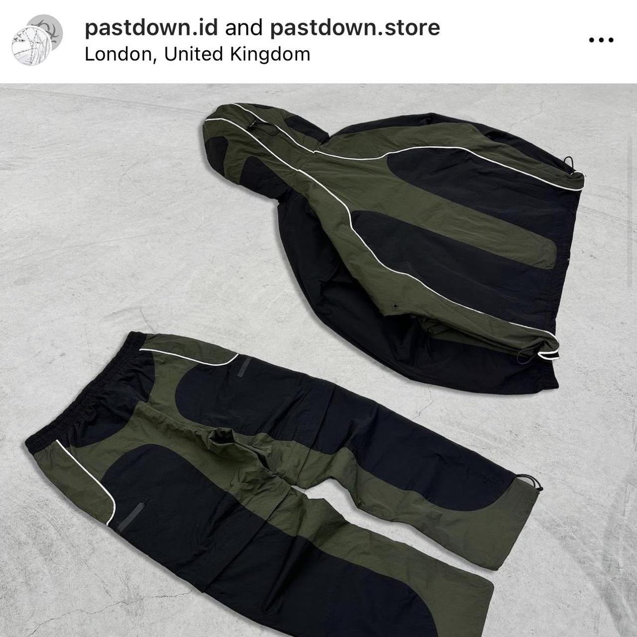 PASTDOWN ANTMY TRACKSUIT , SIZE XL - CONDITION...