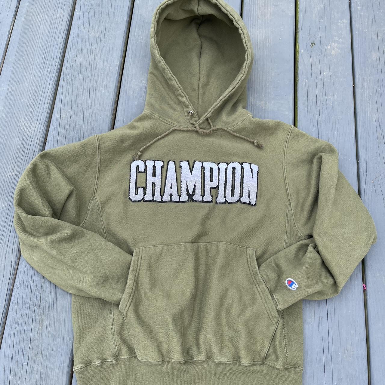 Champion Men s Reverse Weave Chenille Logo Pullover. Depop