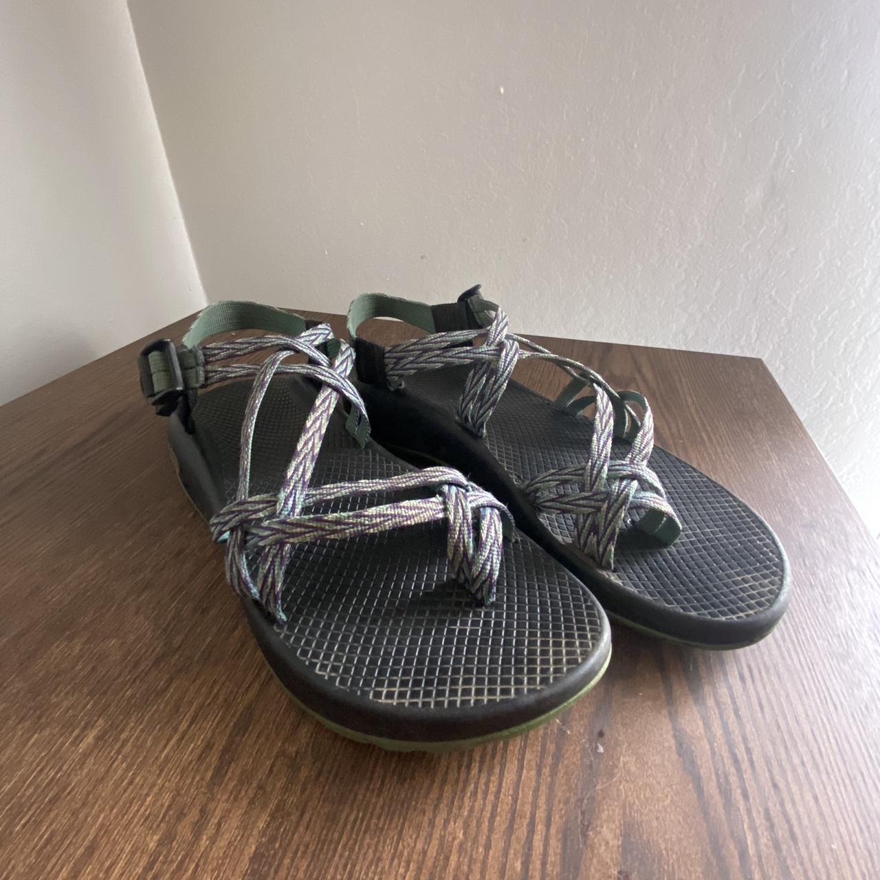 Pivot clearance navy chacos