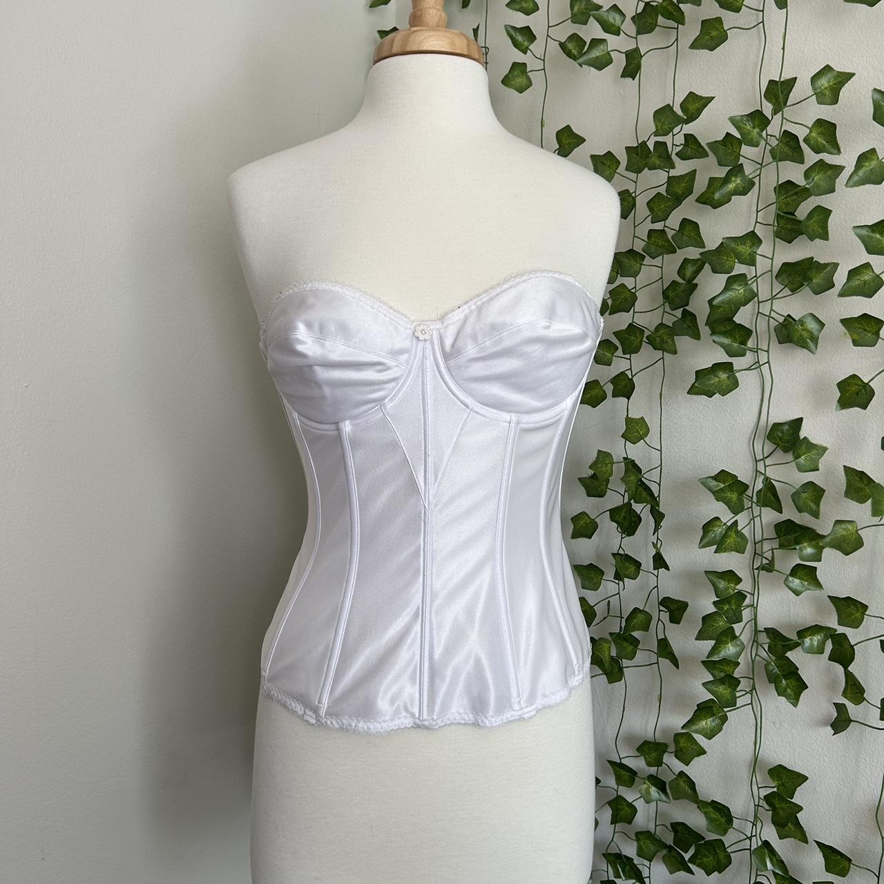 Vintage Dominique corset top. White with cute flower - Depop