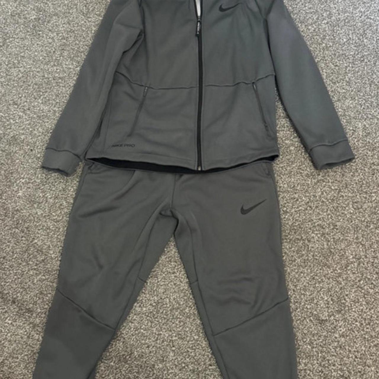 nike therma tracksuit grey