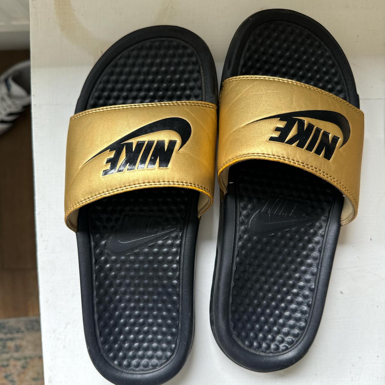 Gold nike sliders best sale