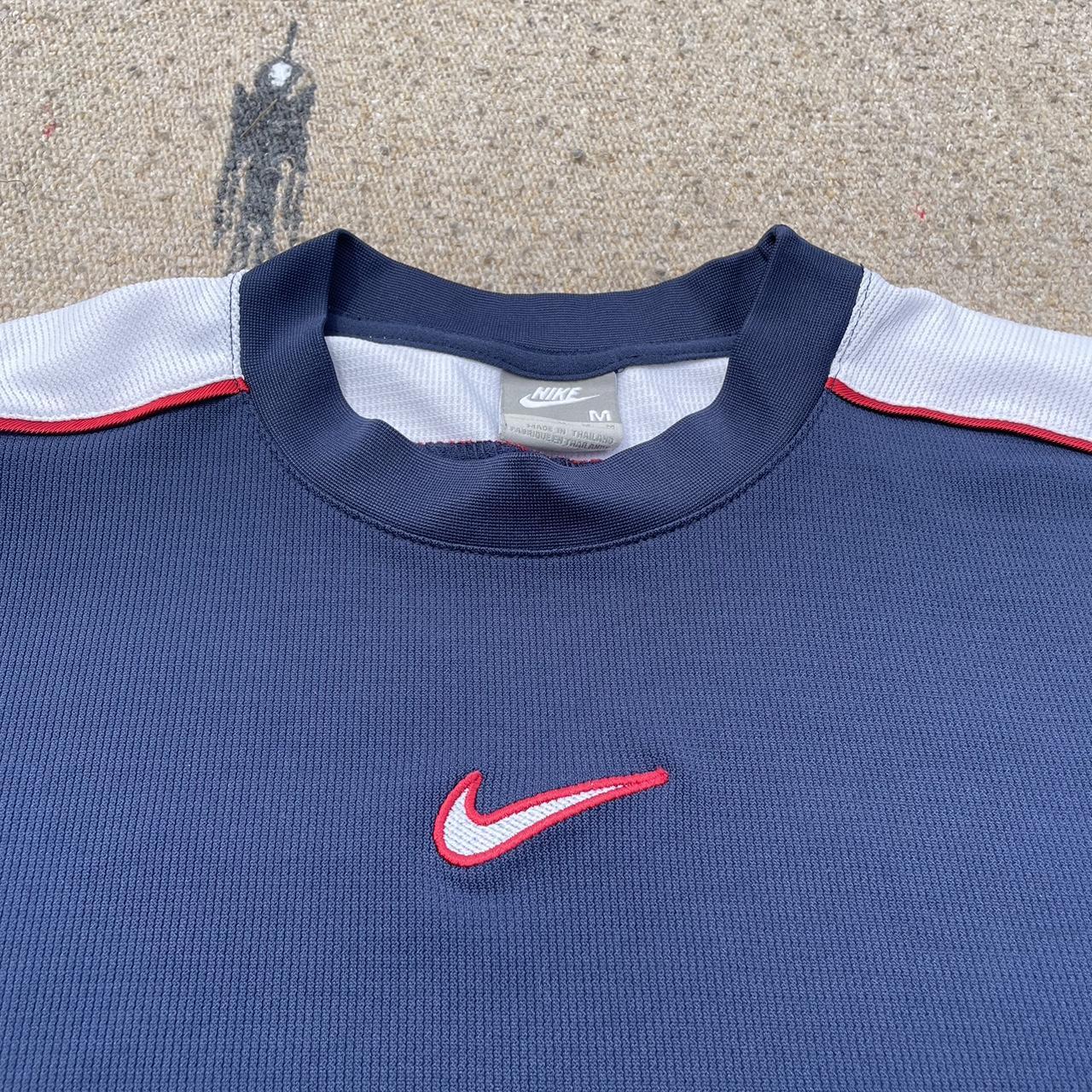 Nike Men's Navy and Red T-shirt | Depop