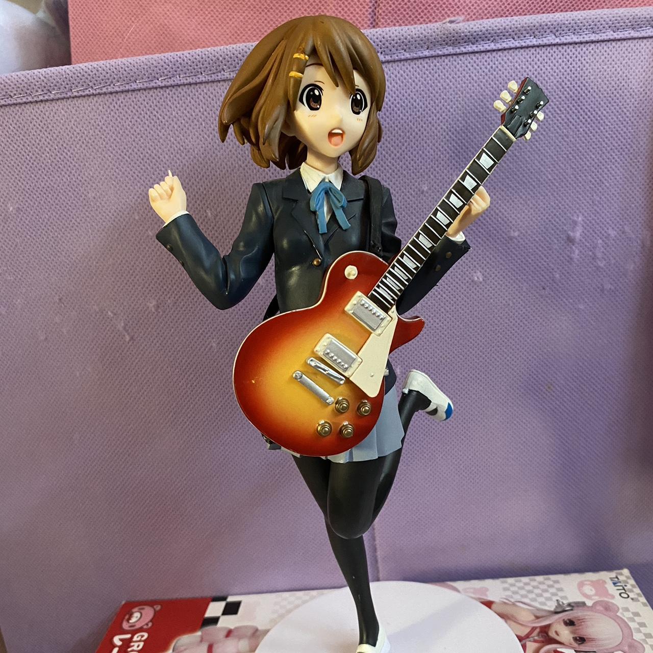 yui hirasawa K ON figure no box #kon #anime... - Depop