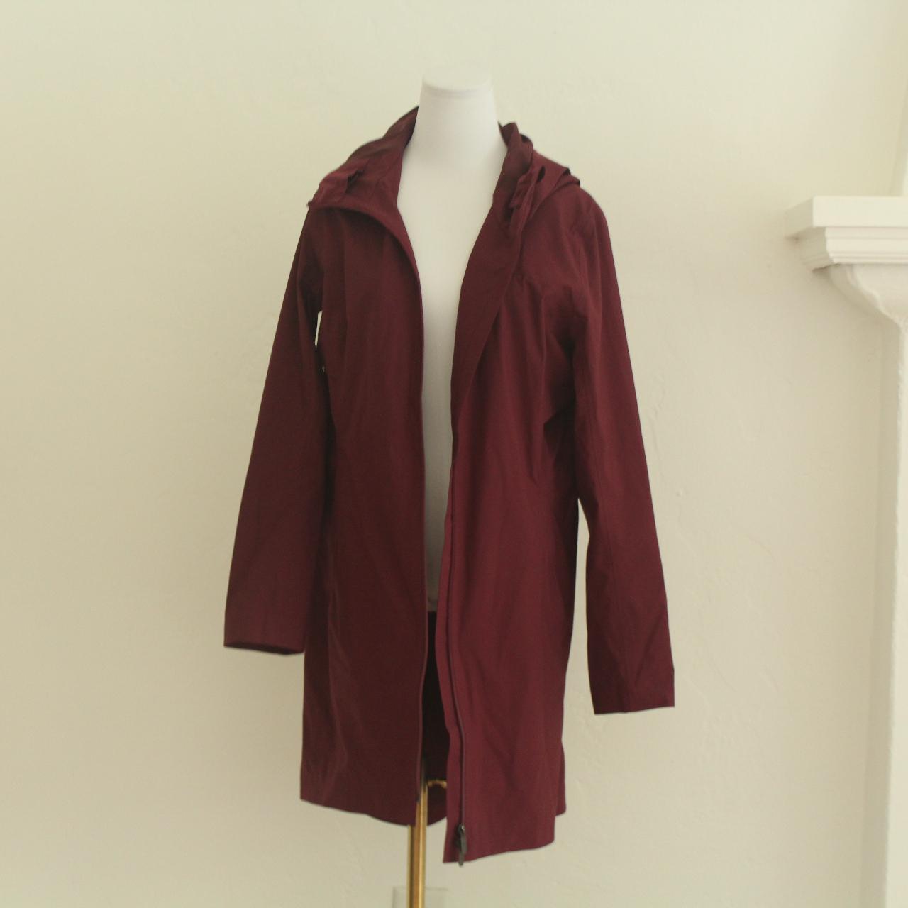 Long Lulu Lemon Rain Coat in Maroon, Shake off