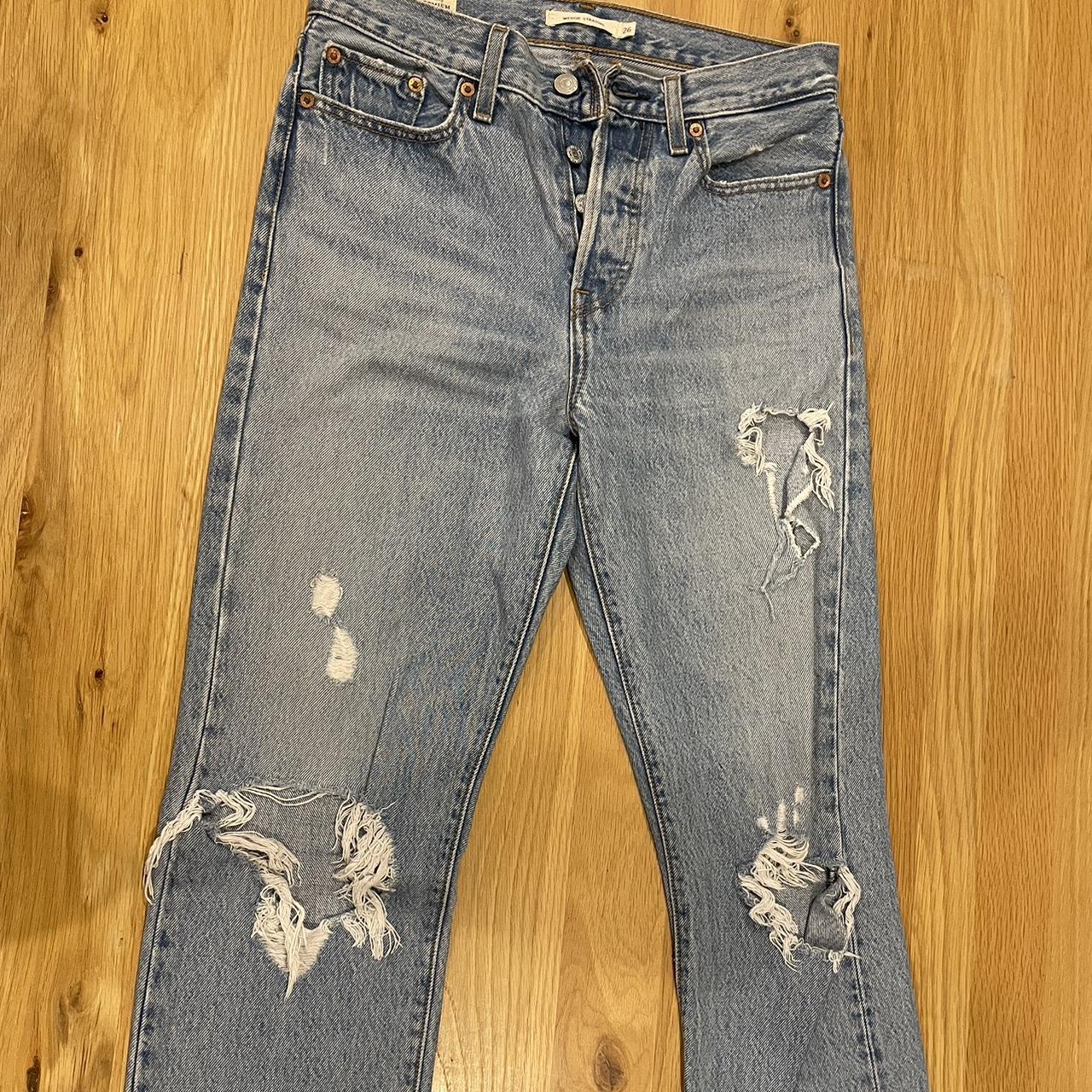 Levi's Women's Blue Jeans | Depop