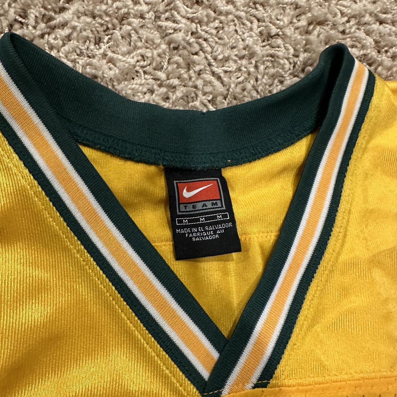 Vintage Nike Brett Favre jersey Size Large - Depop