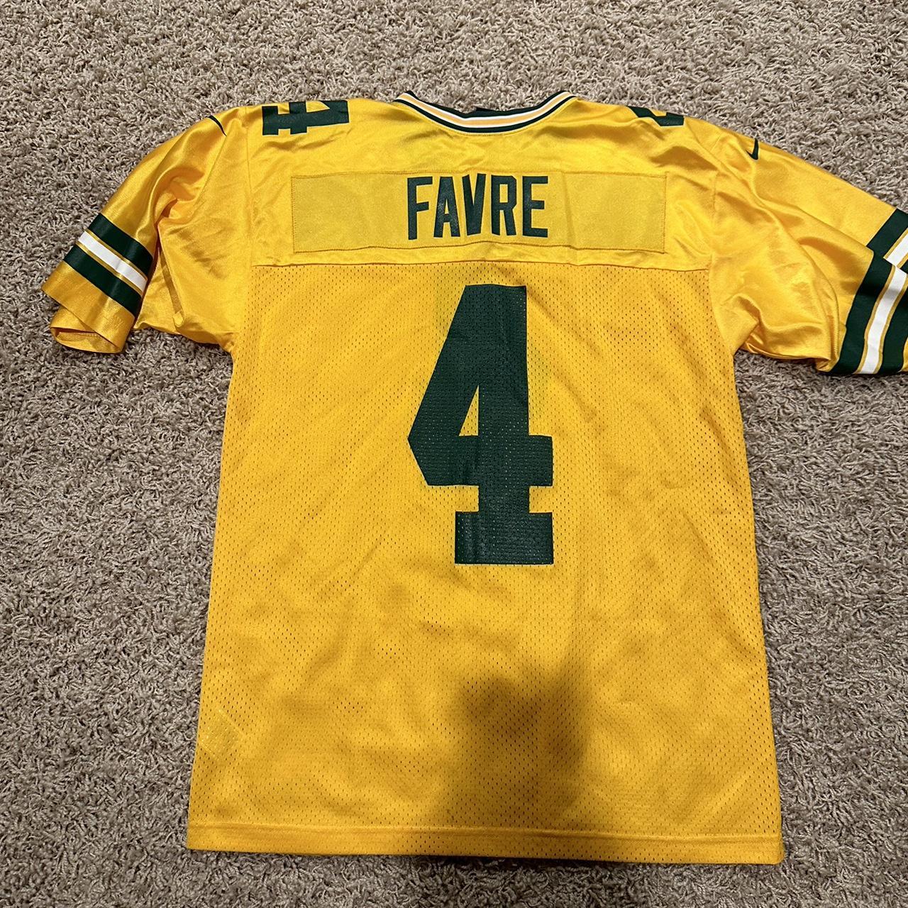 Vintage Nike Brett Favre jersey Size Large - Depop