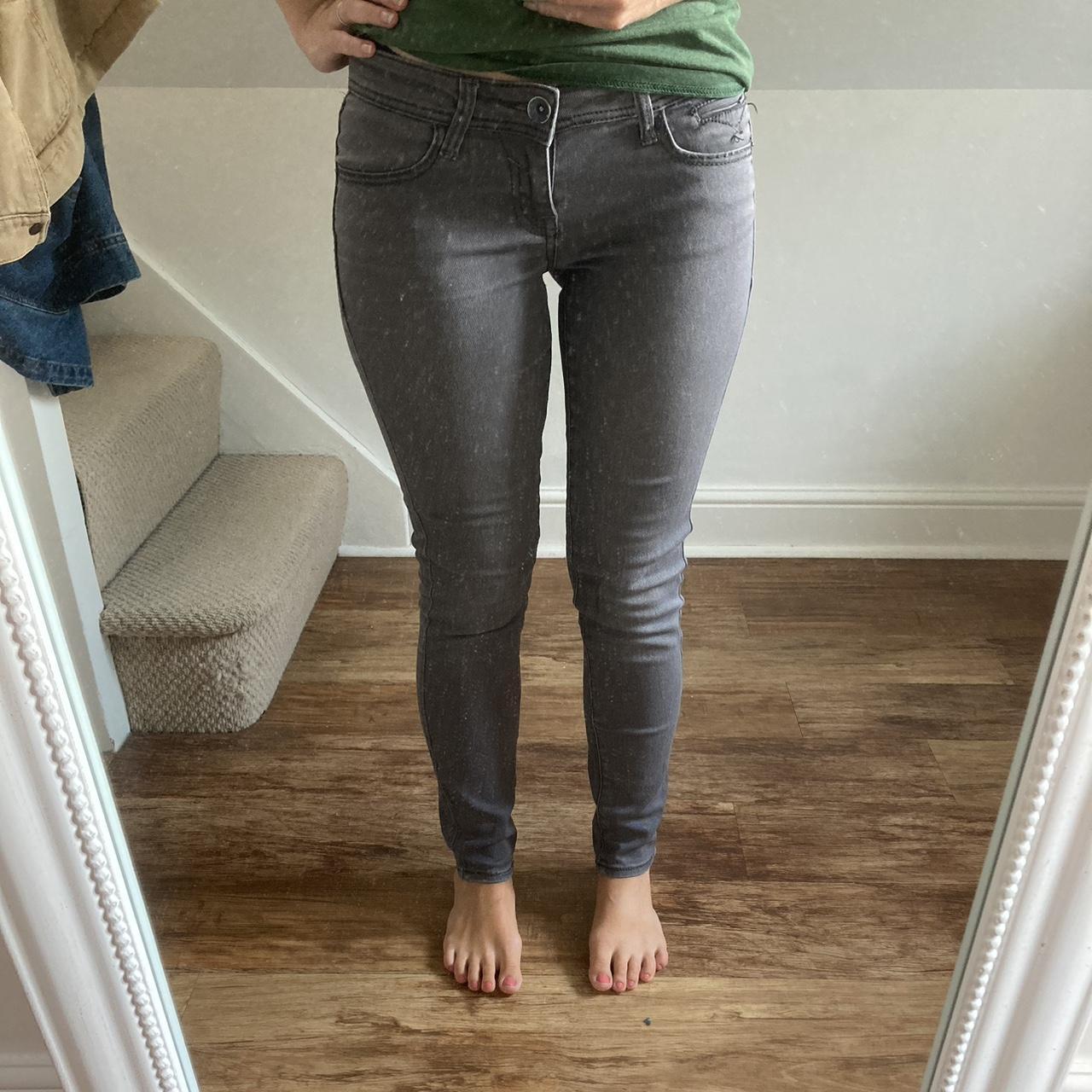 Low rise grey skinny jeans from Dollhouse 📏 Size 7... Depop