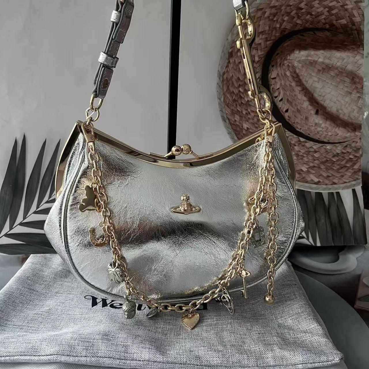 00s ヴィヴィアンウエスト ハンドバッグ アコード オーブ型押し