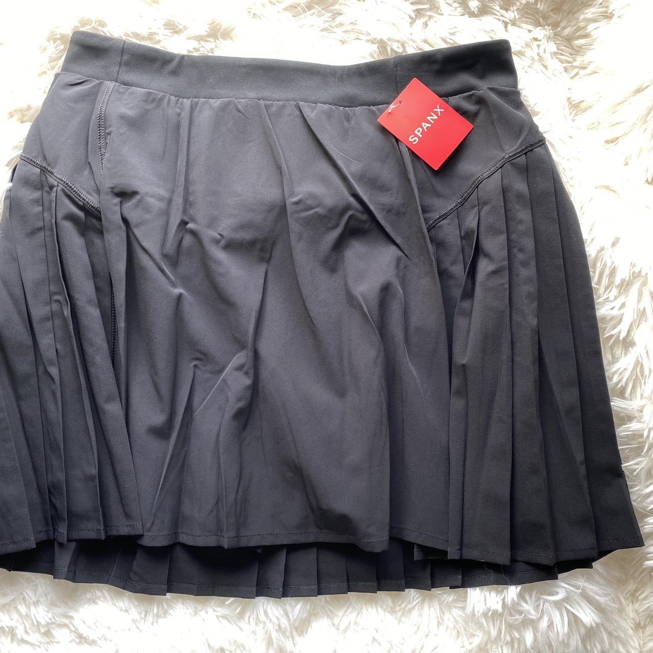 SPANX Get Moving Pleated Very Black Skort