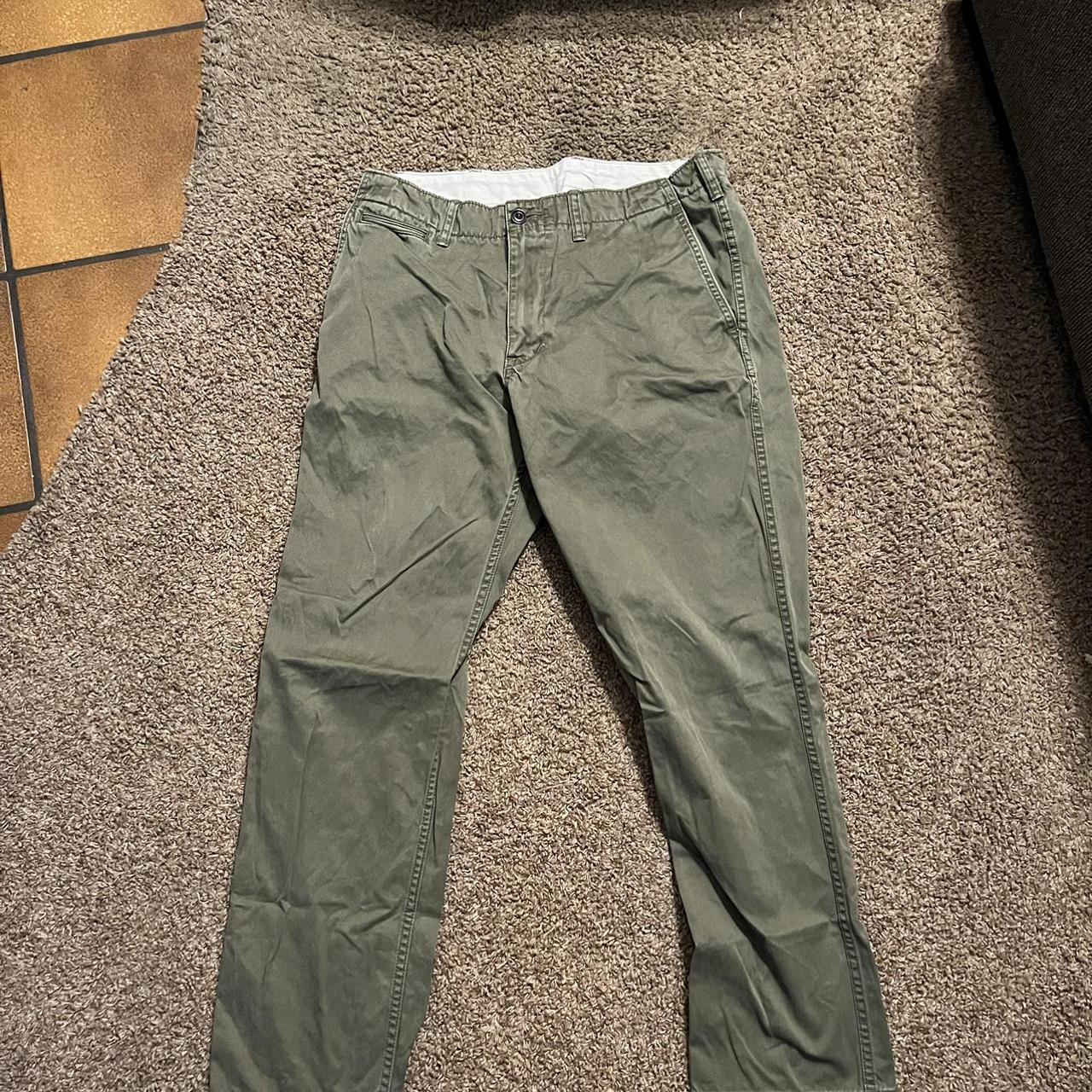 UNIQLO Men's Green Trousers | Depop