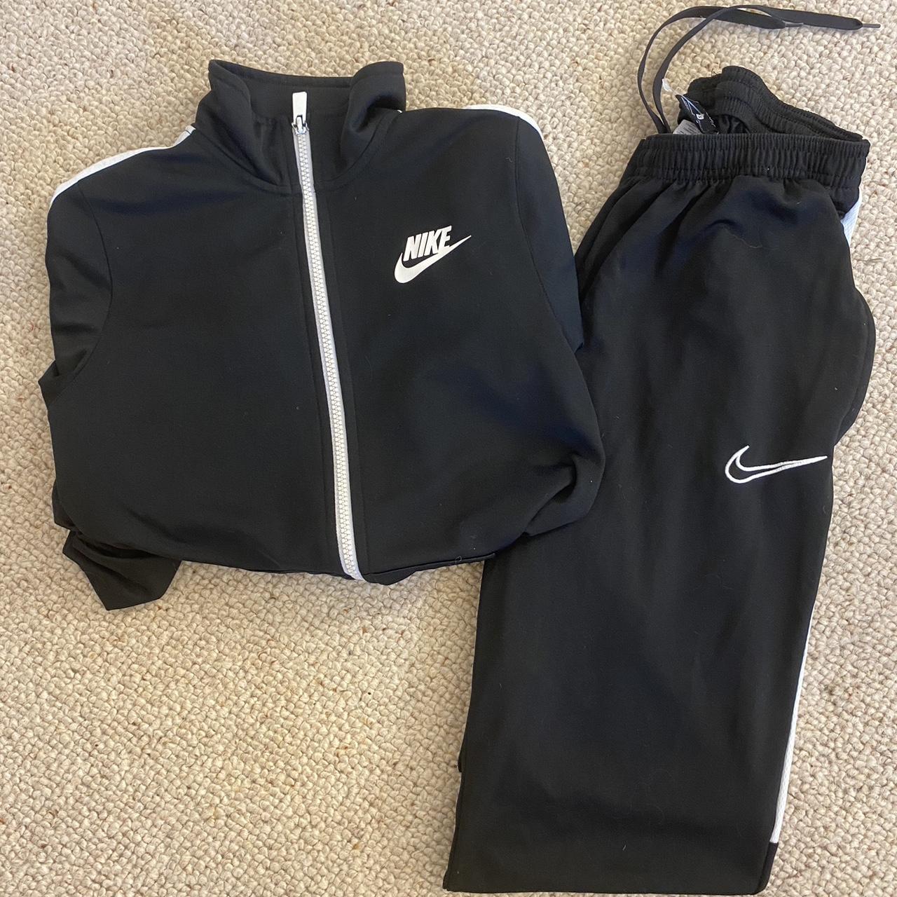 Nike tracksuit, only wore a couple of times, great... - Depop