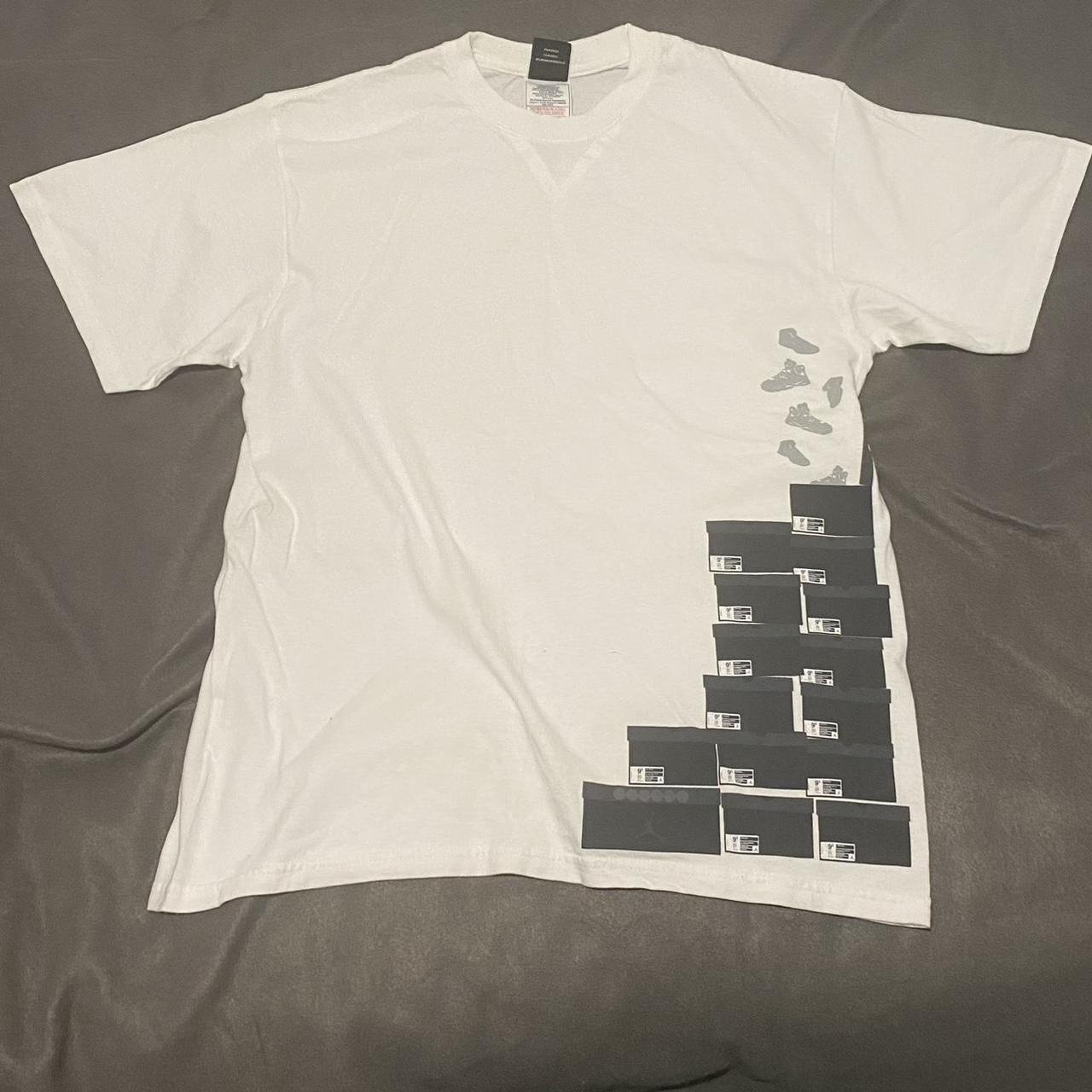 Jordan Men's White and Grey T-shirt | Depop