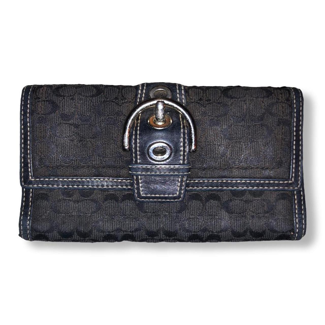 Coach discount magnetic wallet