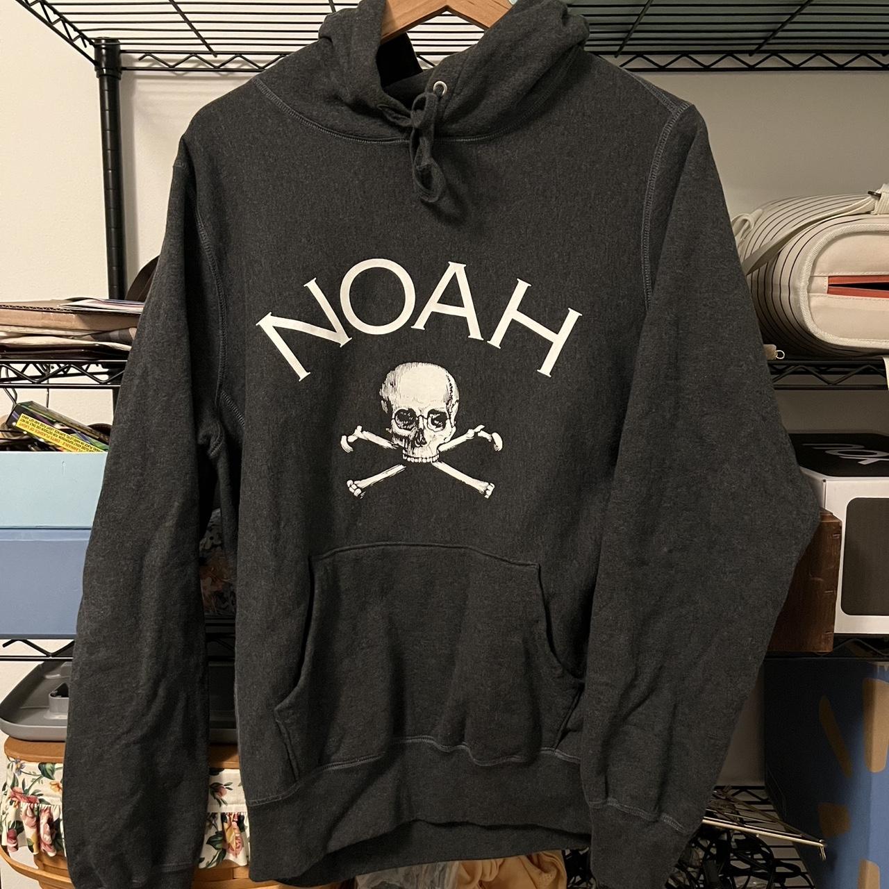 目を引くデザイン★【NOAH】Jollu Roger プリントロゴフーディー NOAH（ファッション） 【数量限定特別価格】 新品 ノア NOAH