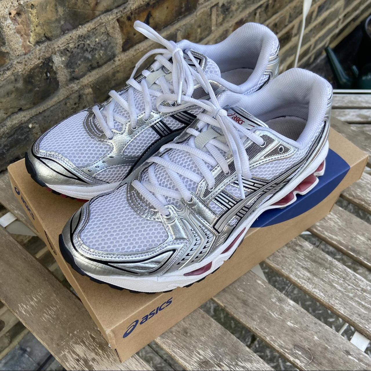 asics for flat feet men's