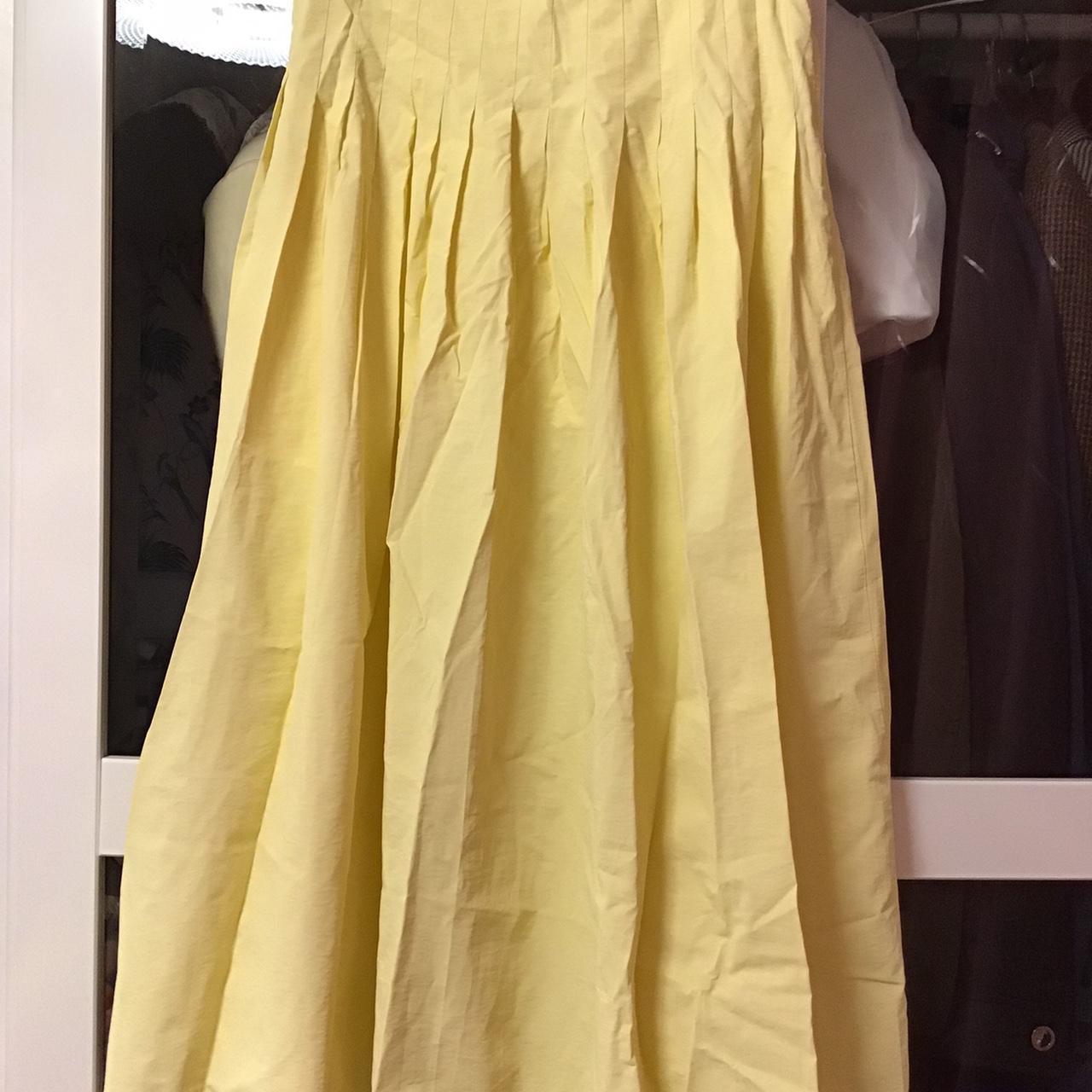 Zara Women's Yellow Skirt | Depop