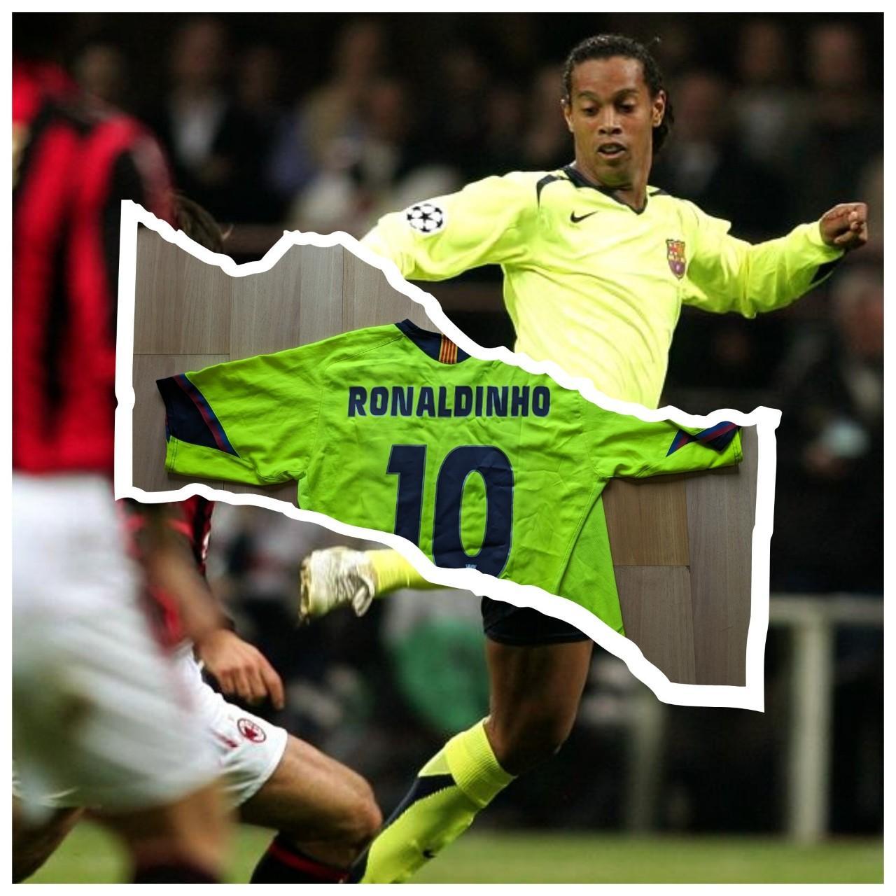 Iconic Barcelona 2005/06 Away (Ronaldinho #10) | Depop
