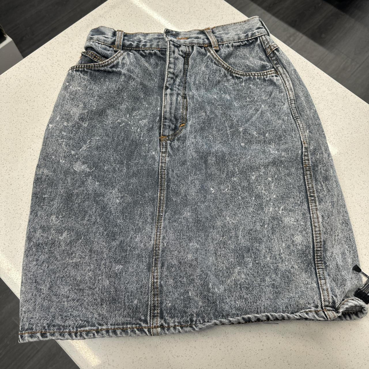item listed by eyebeelion