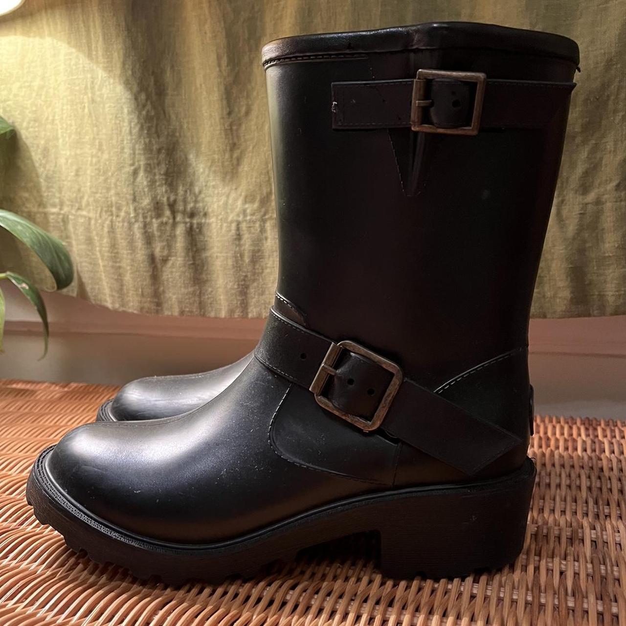 Däv Women's Gold and Black Boots (2)