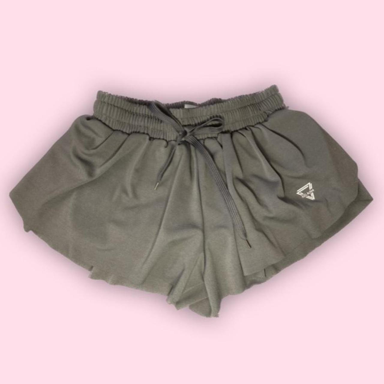 Small Grey Workout Skort Size small, fits xs-s - Depop