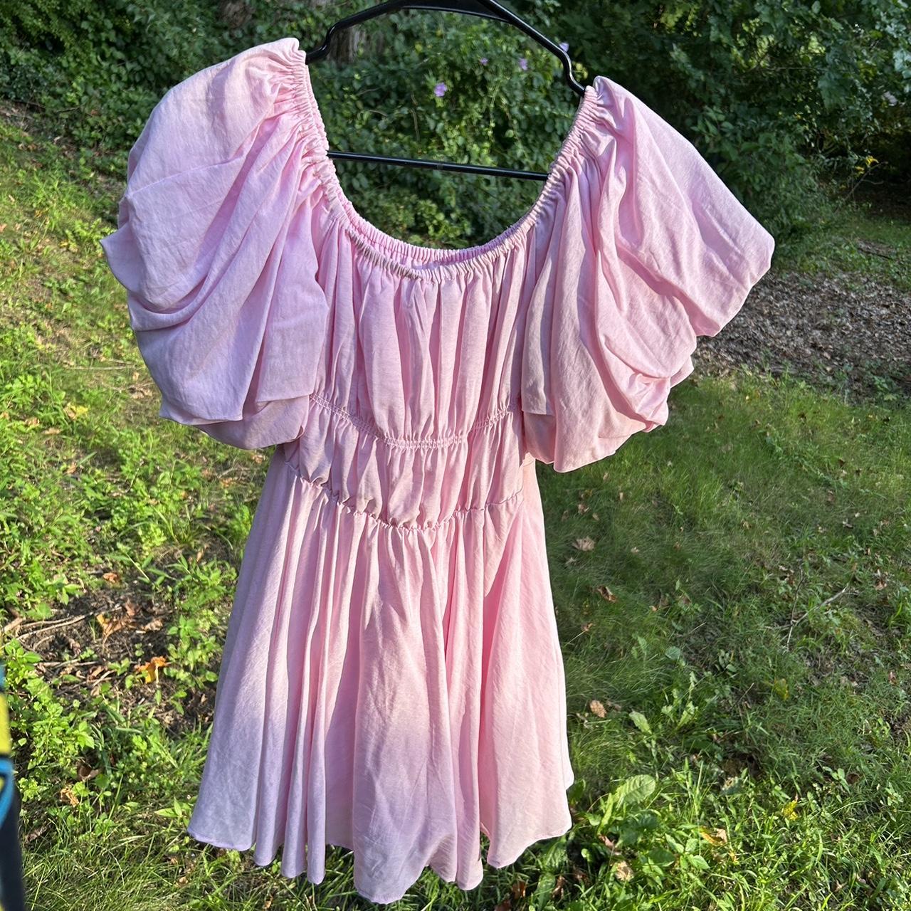 💖pink Aiyana dress w/ puff sleeves and tulle-lined... - Depop