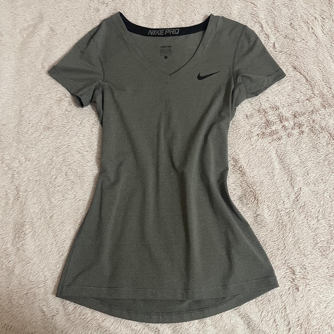 womens gray nike shirt