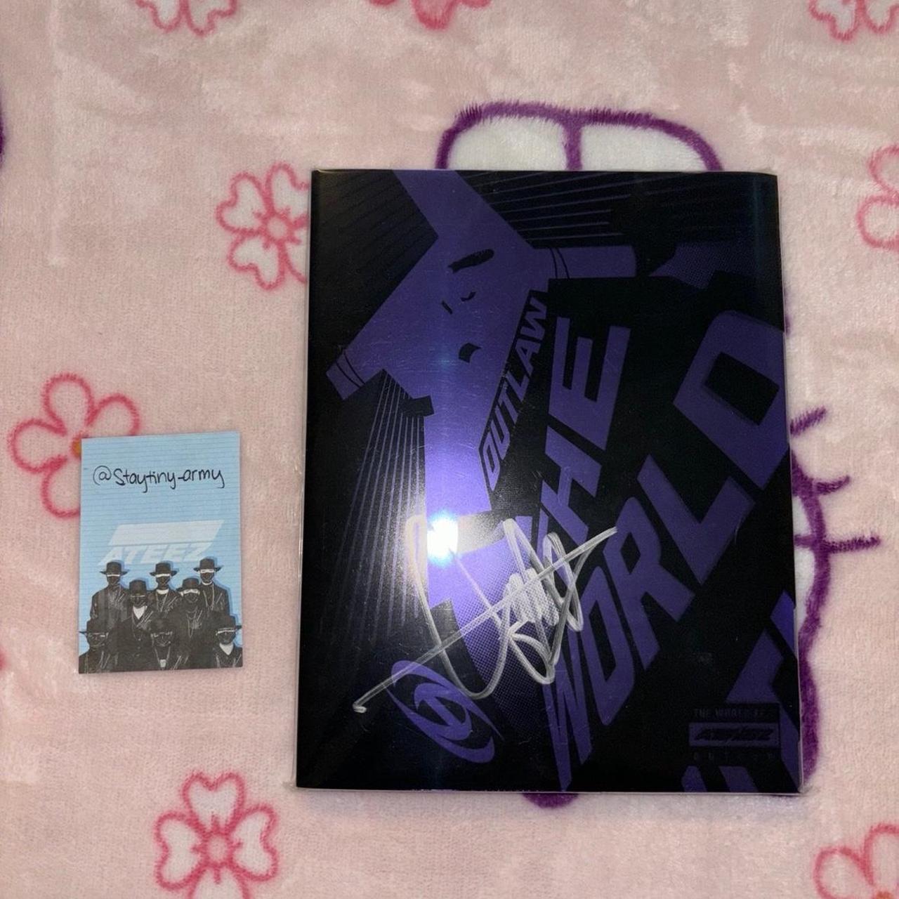 Ateez the World shops Album signed by Jongho